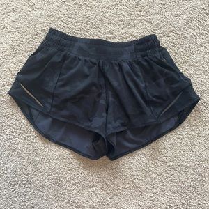 Black camo hotty hot shorts size 4